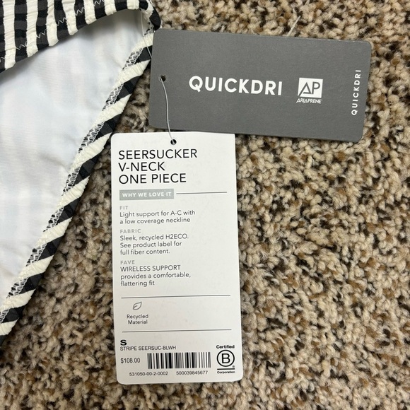 NWT Athleta Stripe Seersucker V-Neck One Piece Black & White Women’s Size Small - Picture 6 of 9